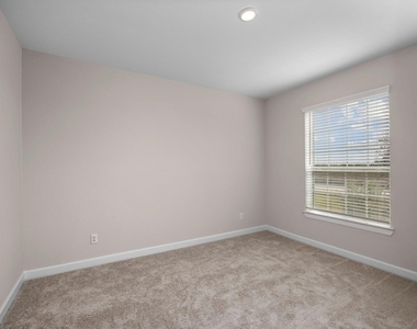 3210 Banyan Drive - Photo Thumbnail 15