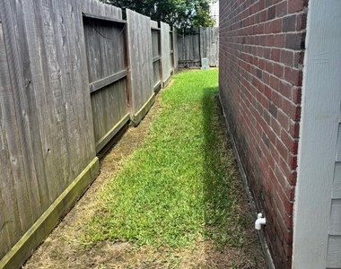 22531 Goss Spring Court - Photo Thumbnail 25