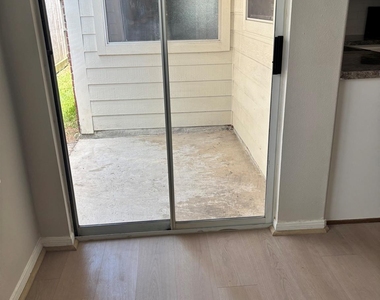 22531 Goss Spring Court - Photo Thumbnail 11