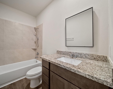 403 E Avenue G - Photo Thumbnail 10