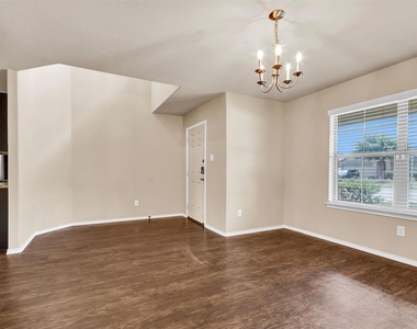 2119 Treasure Mountain Drive - Photo Thumbnail 4