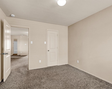 2119 Treasure Mountain Drive - Photo Thumbnail 21