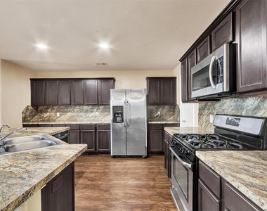 2119 Treasure Mountain Drive - Photo Thumbnail 6