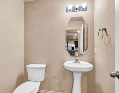 2119 Treasure Mountain Drive - Photo Thumbnail 12
