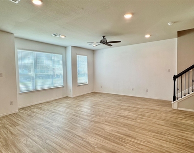 12715 Beatrice Terrace Drive - Photo Thumbnail 6