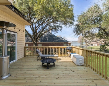 228 April Waters Drive W - Photo Thumbnail 29