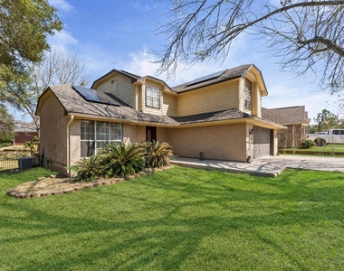 228 April Waters Drive W - Photo Thumbnail 1