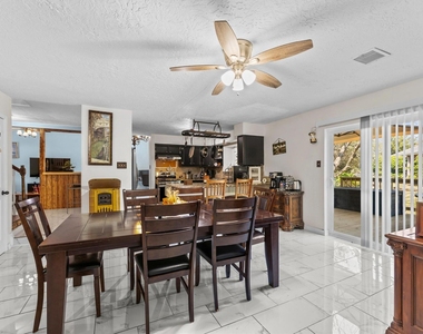 228 April Waters Drive W - Photo Thumbnail 15