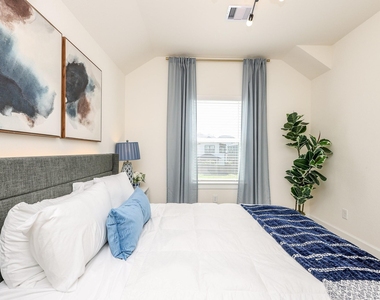 11412 Galway Grove Dr - Photo Thumbnail 27