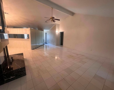 4710 Owens Creek Lane - Photo Thumbnail 3