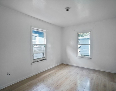 3003 Amboy Street - Photo Thumbnail 5