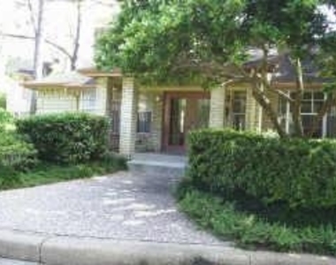 2120 El Paseo Street - Photo Thumbnail 2