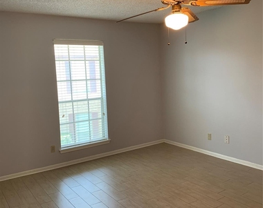 2120 El Paseo Street - Photo Thumbnail 7