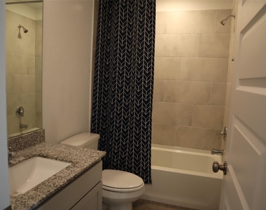 5806 Aurora Greens Lane - Photo Thumbnail 12