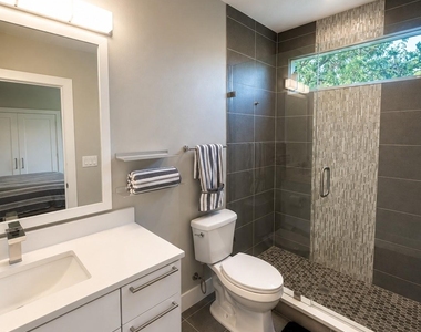 4406 Munger Avenue - Photo Thumbnail 11