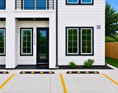3915 Tuam Street - Photo Thumbnail 1