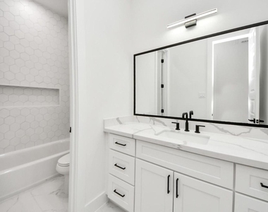 3915 Tuam Street - Photo Thumbnail 4