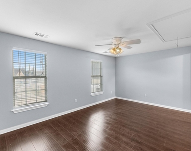 709 1/2 Gale Street - Photo Thumbnail 6