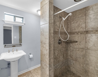 709 1/2 Gale Street - Photo Thumbnail 8
