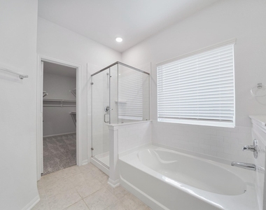 15102 Wiltshire Castle Ln - Photo Thumbnail 7