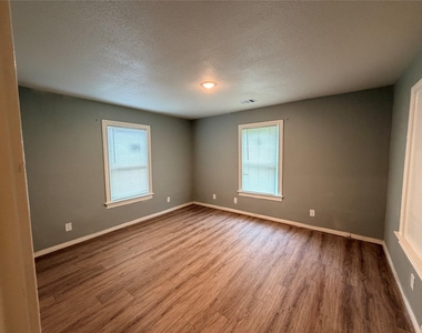 505 Sikes Street - Photo Thumbnail 8