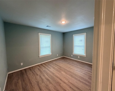 505 Sikes Street - Photo Thumbnail 6