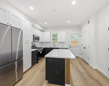 8412 Darien Street - Photo Thumbnail 8
