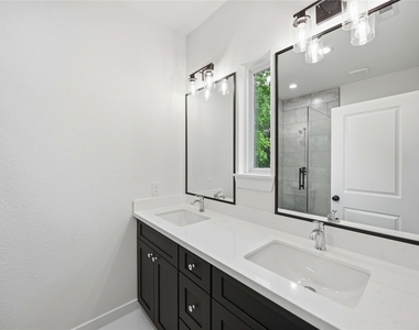 8412 Darien Street - Photo Thumbnail 12