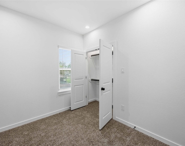 8412 Darien Street - Photo Thumbnail 15