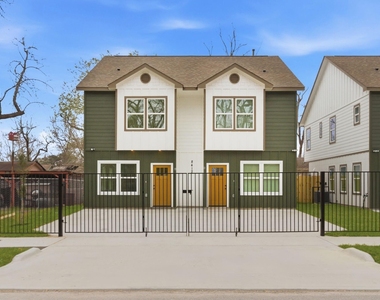 8412 Darien Street - Photo Thumbnail 1