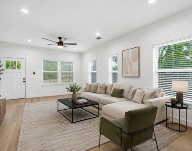 8412 Darien Street - Photo Thumbnail 5