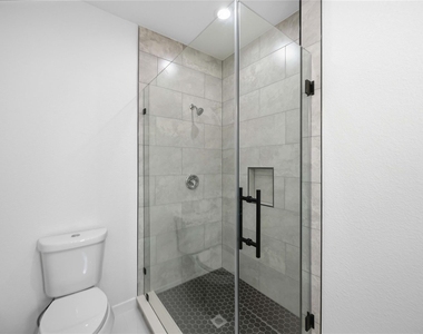 8412 Darien Street - Photo Thumbnail 13