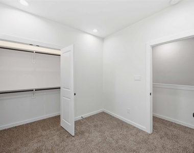 8412 Darien Street - Photo Thumbnail 14