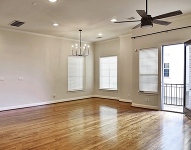 2211 Chenevert Street - Photo Thumbnail 9