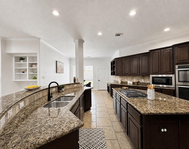 3301 Elm Creek Drive - Photo Thumbnail 12
