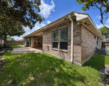 3301 Elm Creek Drive - Photo Thumbnail 37