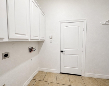 3301 Elm Creek Drive - Photo Thumbnail 34