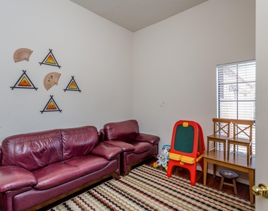 6706 Ashworth Drive - Photo Thumbnail 5