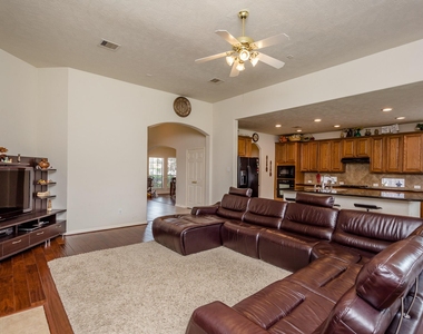 6706 Ashworth Drive - Photo Thumbnail 12