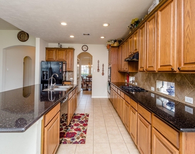 6706 Ashworth Drive - Photo Thumbnail 8