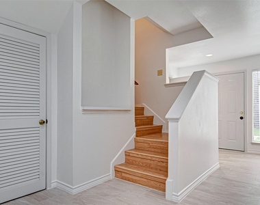 8312 Augustine Drive - Photo Thumbnail 15