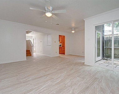 8312 Augustine Drive - Photo Thumbnail 12