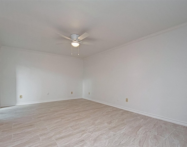 8312 Augustine Drive - Photo Thumbnail 11