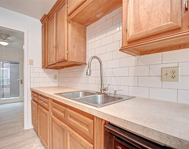 8312 Augustine Drive - Photo Thumbnail 6