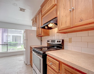 8312 Augustine Drive - Photo Thumbnail 8