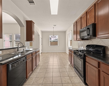 9118 Cavalier Lane - Photo Thumbnail 18