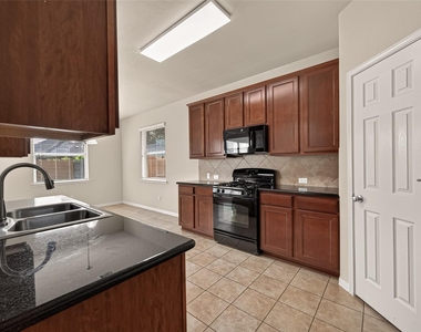 9118 Cavalier Lane - Photo Thumbnail 19