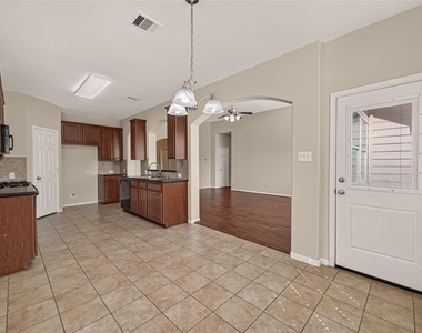 9118 Cavalier Lane - Photo Thumbnail 12