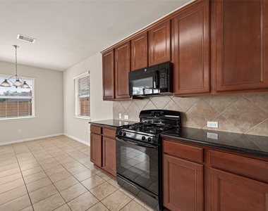 9118 Cavalier Lane - Photo Thumbnail 17