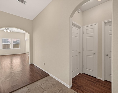 9118 Cavalier Lane - Photo Thumbnail 6